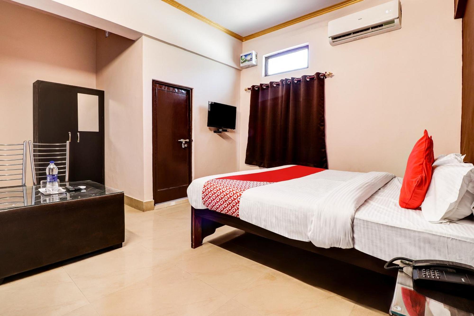 Hotel O Star City Hotel Ayodhya ภายนอก รูปภาพ
