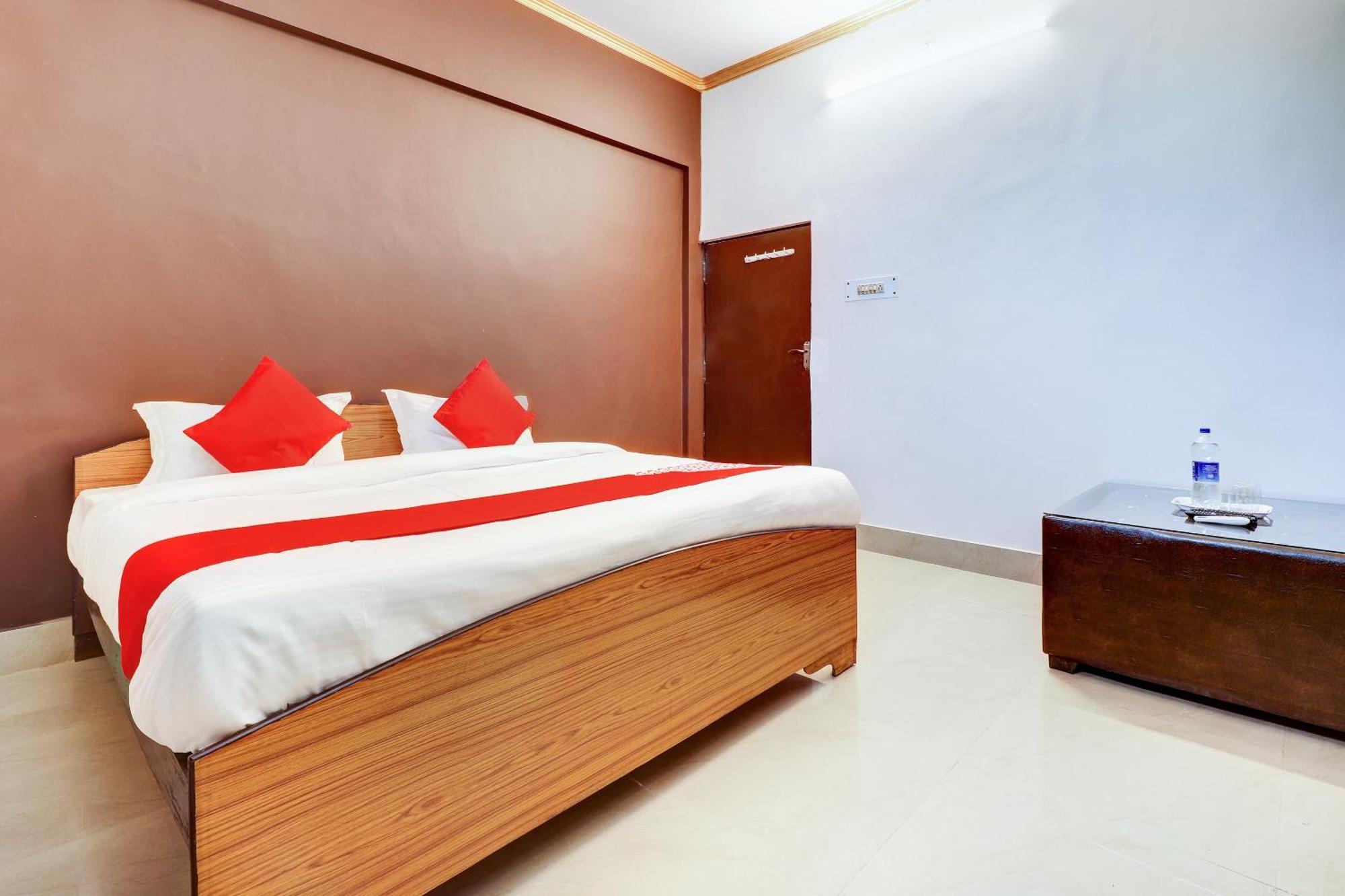 Hotel O Star City Hotel Ayodhya ภายนอก รูปภาพ